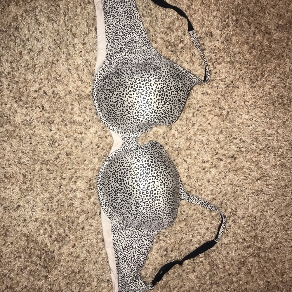 38DDD Victoria Secret Bra